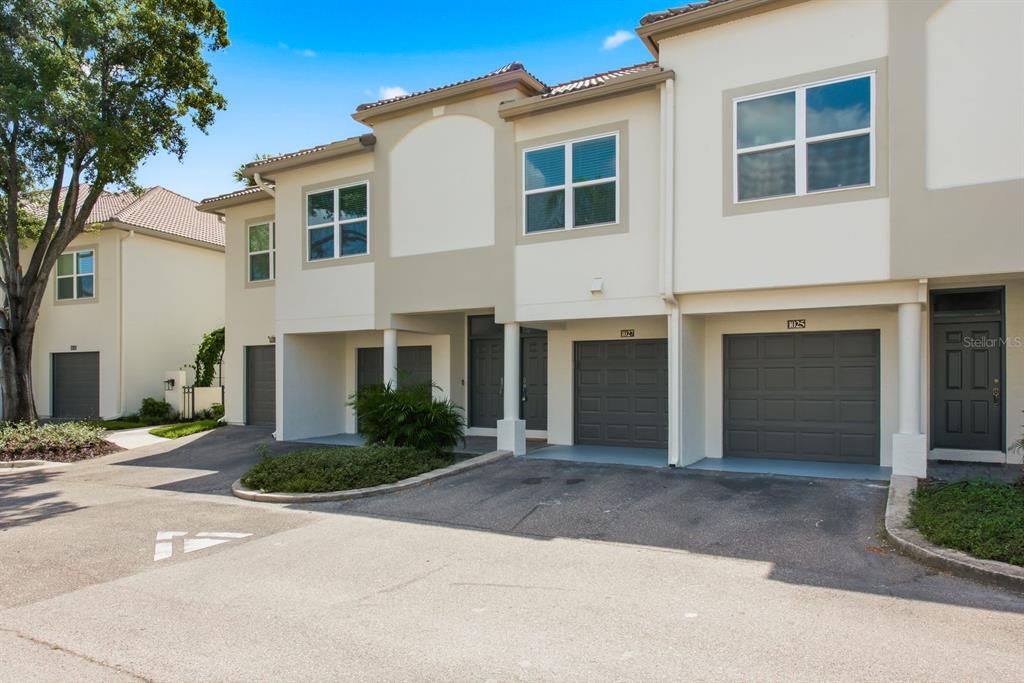 1027 Normandy Trace Road Tampa, FL 33602 - Photo 4 of 38