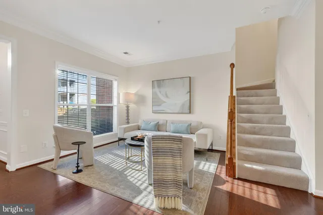 $539,900 | 1716 Kingsgate Court, Alexandria, VA 22302