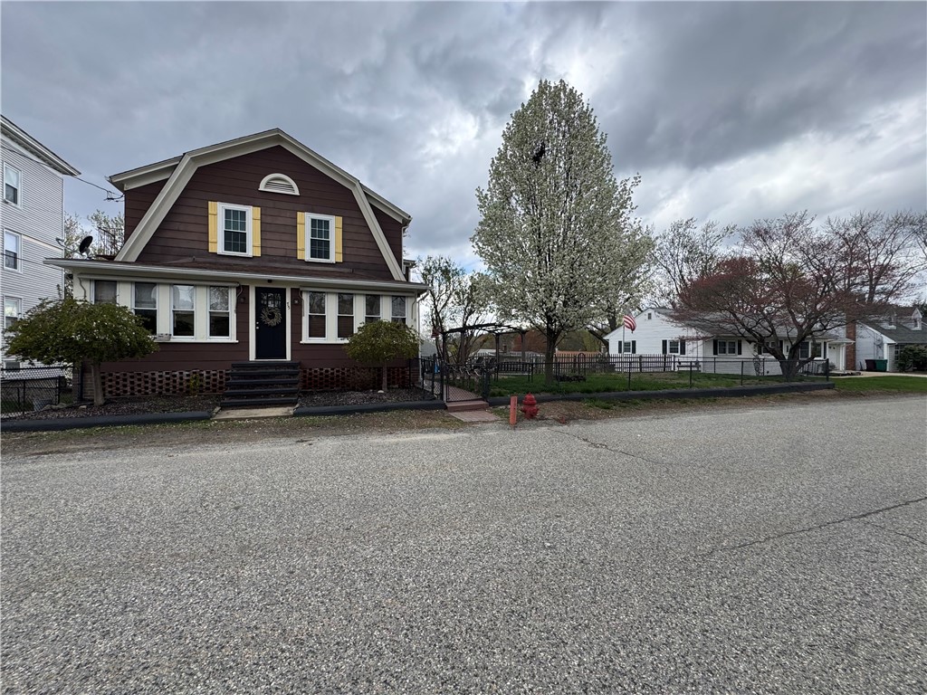 75 Kenwood Street Woonsocket, RI 02895 - Photo 1 of 29