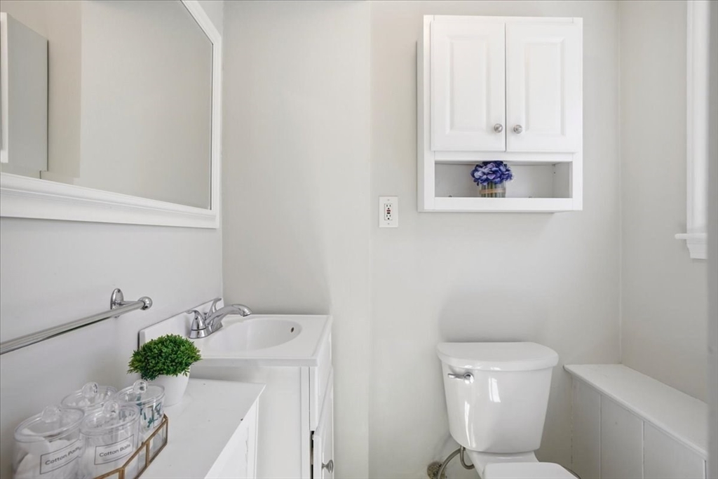 137 Robert Road Dedham, MA 02026 - Photo 19 of 42