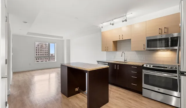 $3,630 | 99 Kneeland Street, Unit 1705, Boston, MA 02111