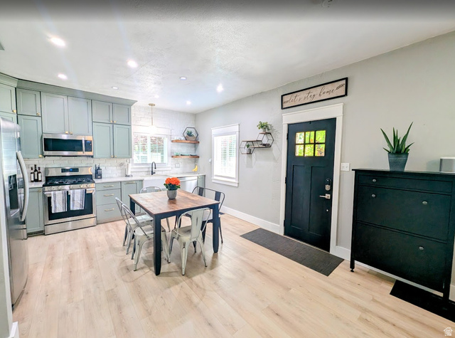 269 East 200 North Springville, UT 84663 - Photo 4 of 57