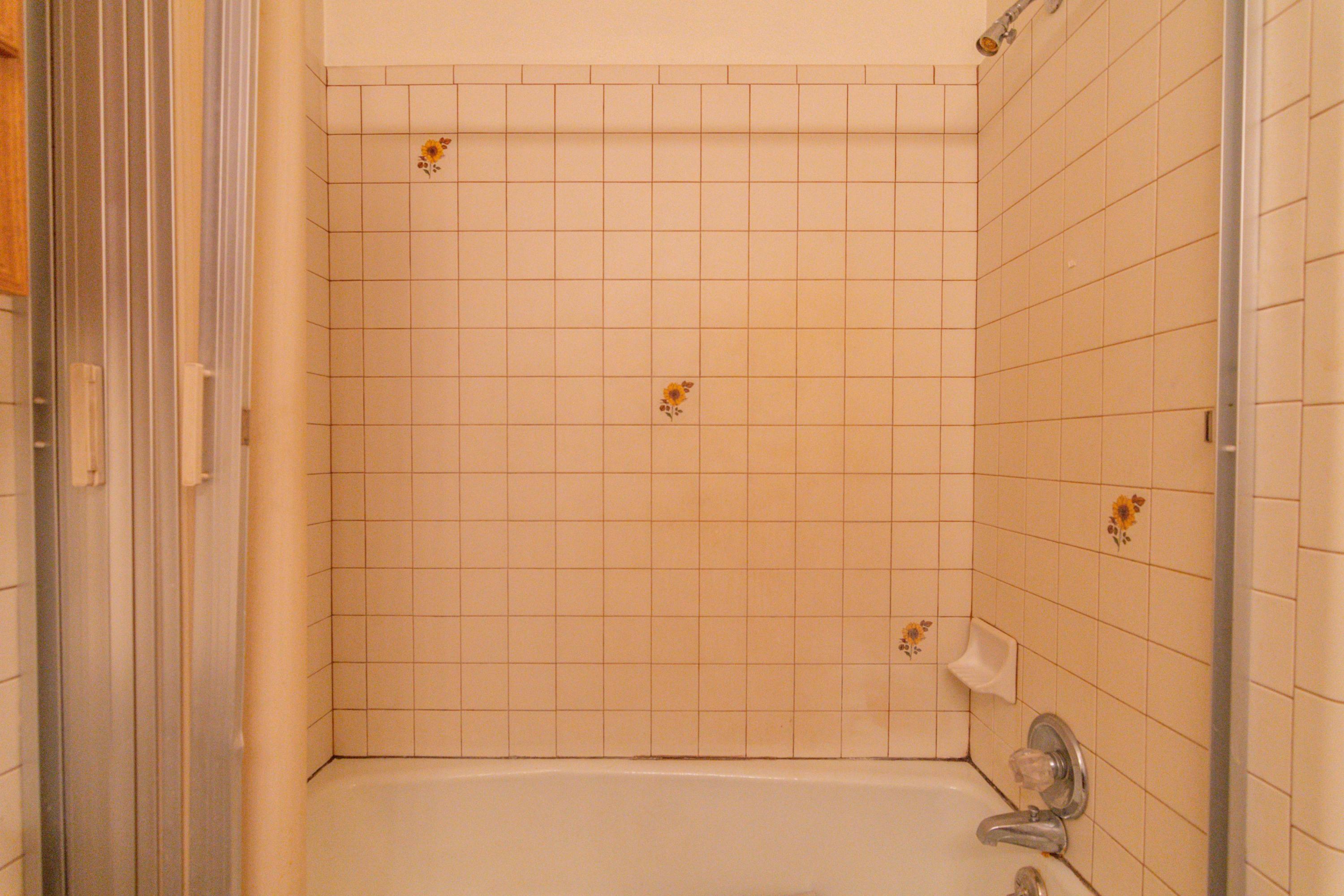 3580-3588 Hugo Road Merlin, OR 97532 - Photo 14 of 37 Bathroom 1st floor