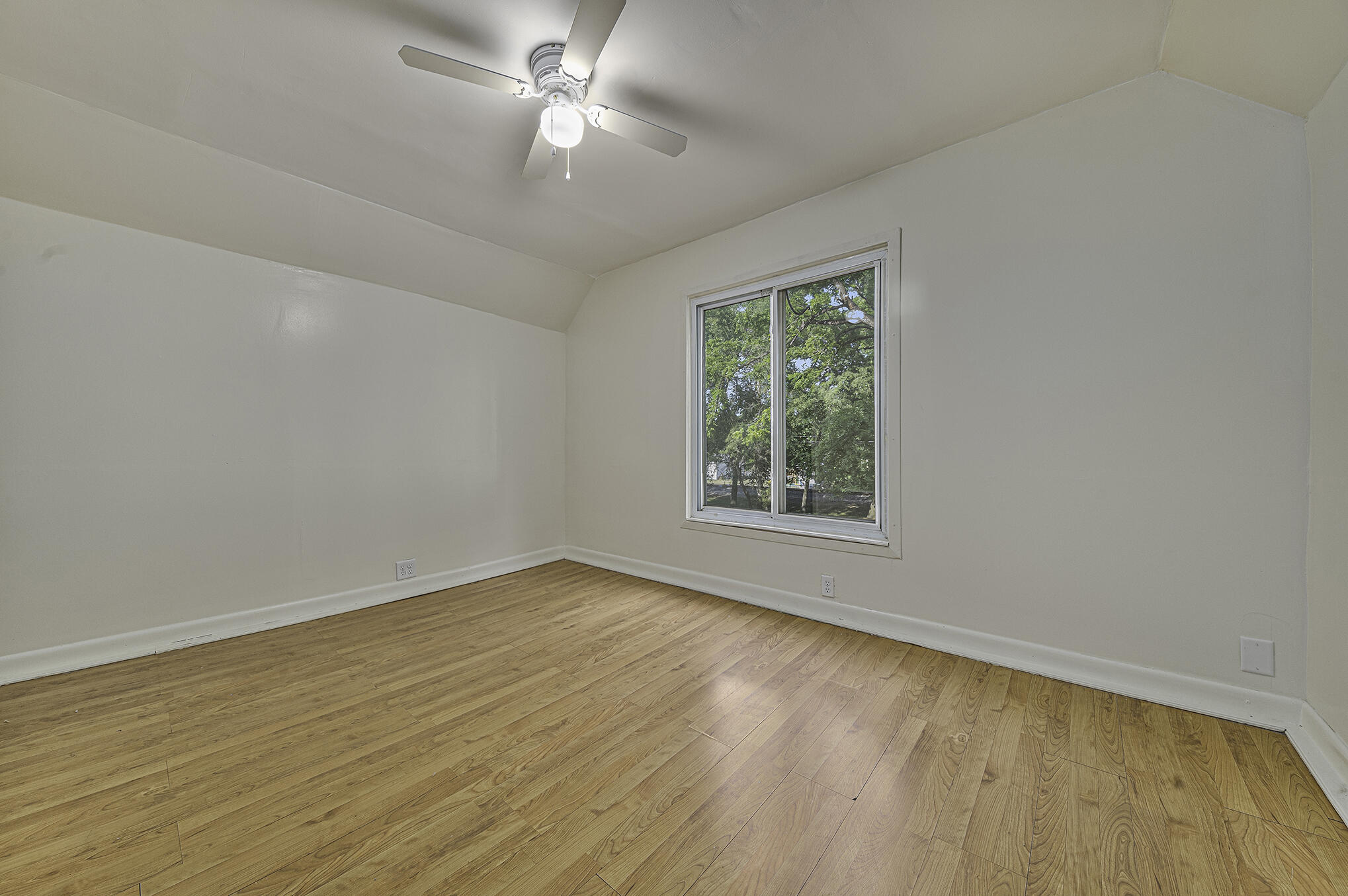 1403 South Main Street Three Rivers, MI 49093 - Photo 9 of 15 009_converted_21