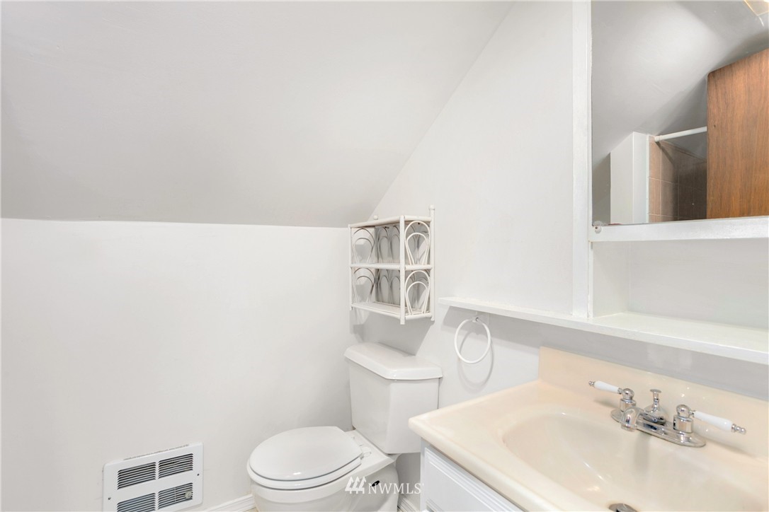 20458 Southeast 159th Street Renton, WA 98059 - Photo 17 of 24
