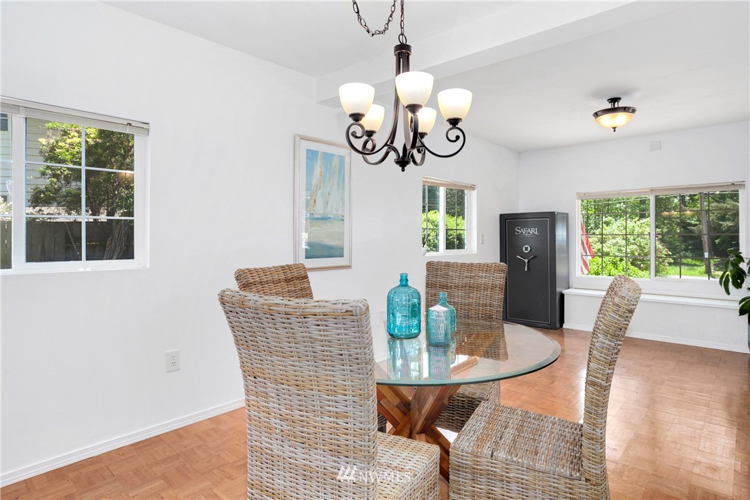 20458 Southeast 159th Street Renton, WA 98059 - Photo 8 of 24
