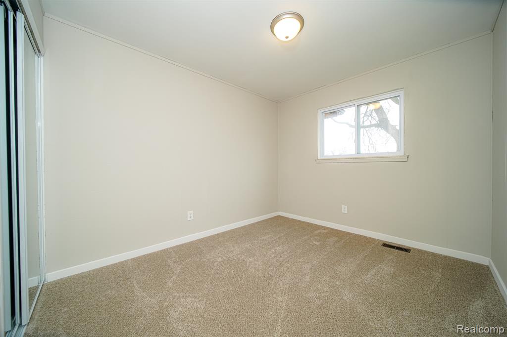 30644 Hayes Road Roseville, MI 48066 - Photo 38 of 60 Gallery Image 38