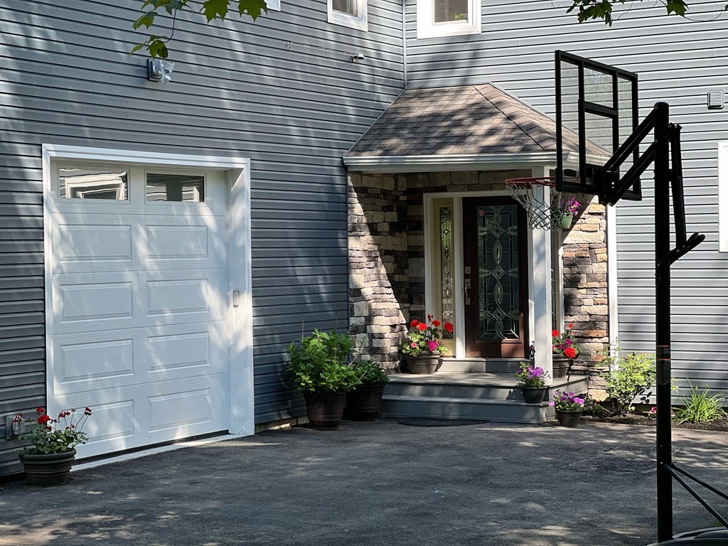 60 Lewis Road Westfield, MA 01085 - Photo 6 of 41 Gallery Image 6
