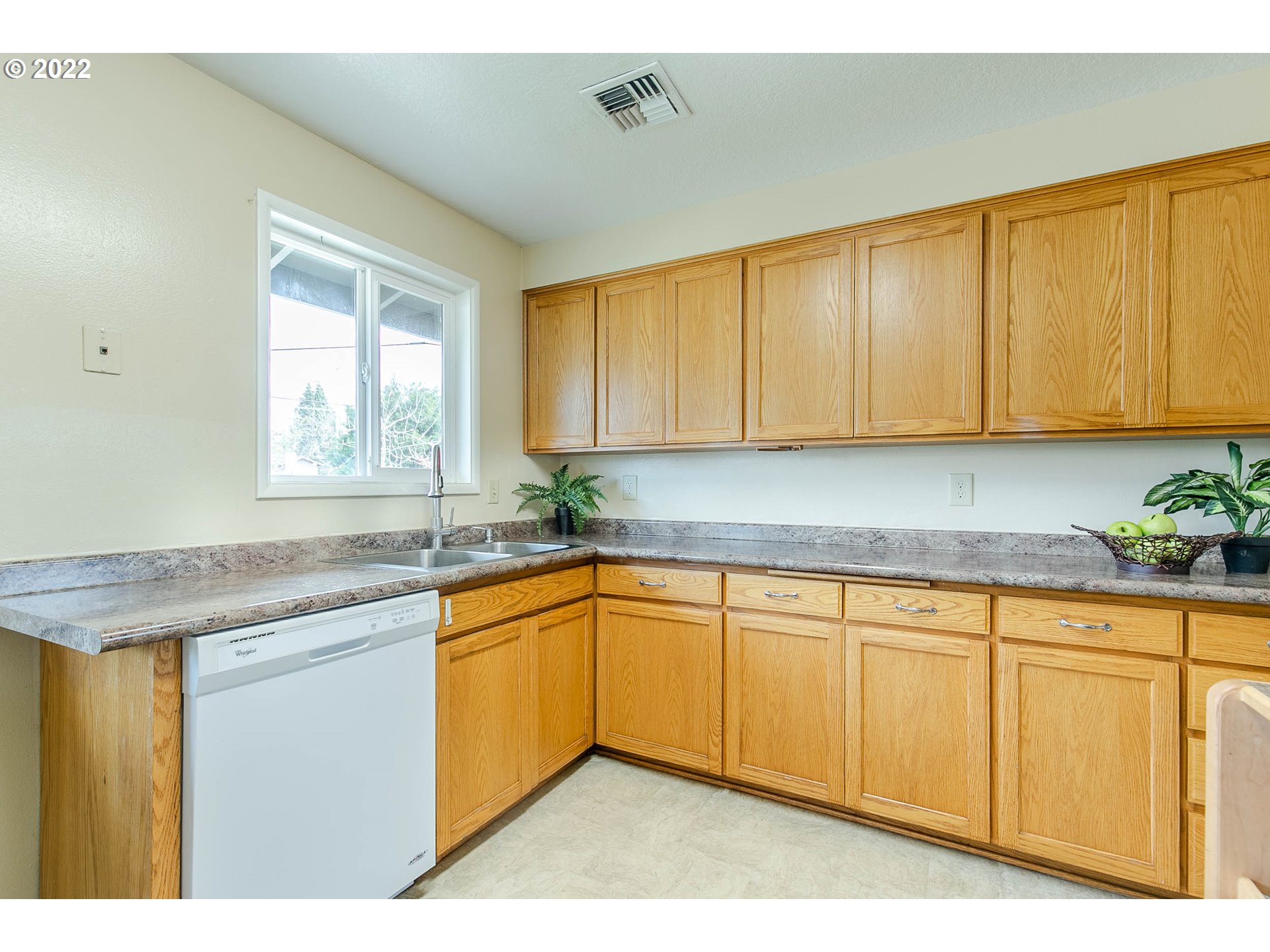 1428 Quinalt Street Springfield, OR 97477 - Photo 17 of 32