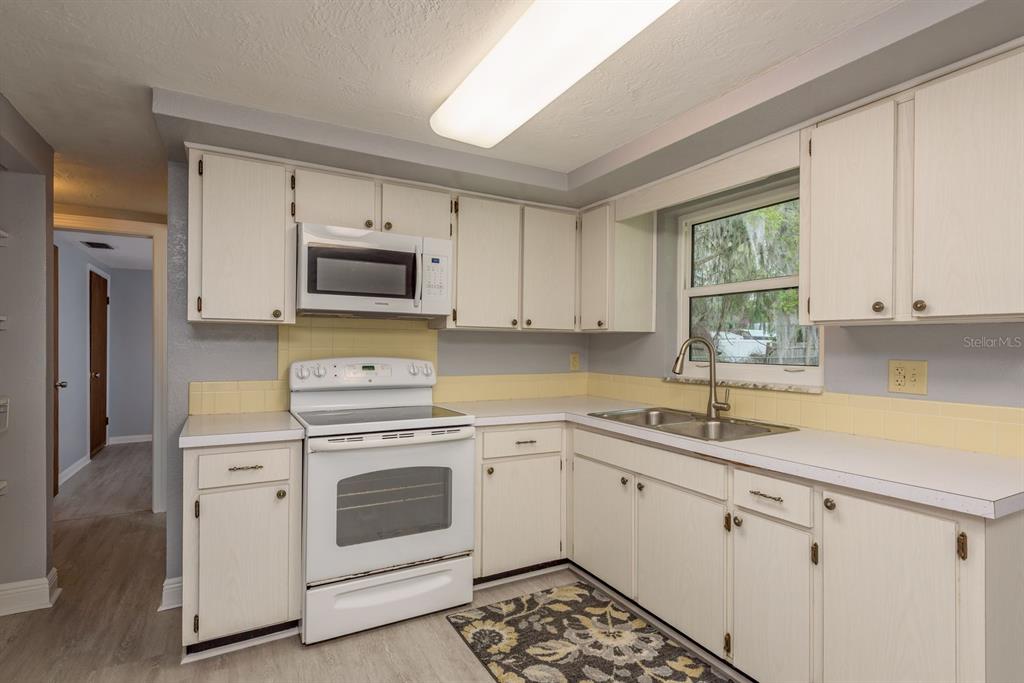 7730 Chapel Avenue Port Richey, FL 34668 - Photo 7 of 23