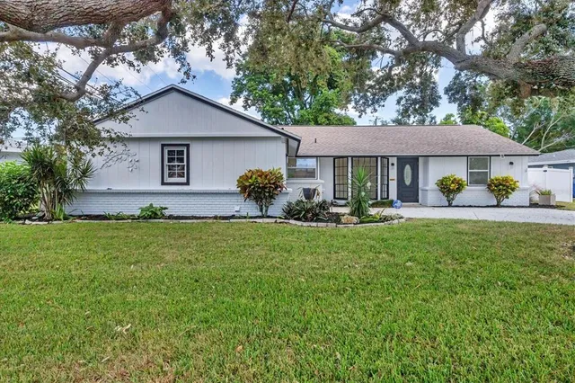 $549,900 | 6711 South Lockwood Ridge Road, Sarasota, FL 34231