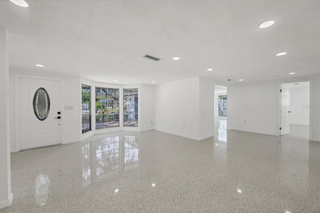 6711 South Lockwood Ridge Road Sarasota, FL 34231 - Photo 11 of 38