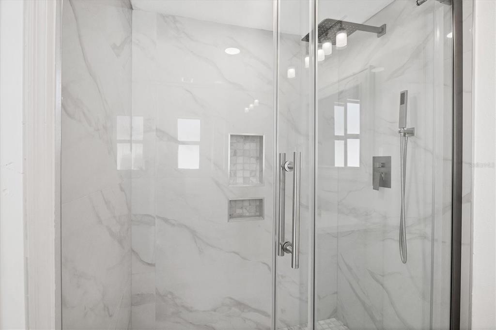 6711 South Lockwood Ridge Road Sarasota, FL 34231 - Photo 16 of 38