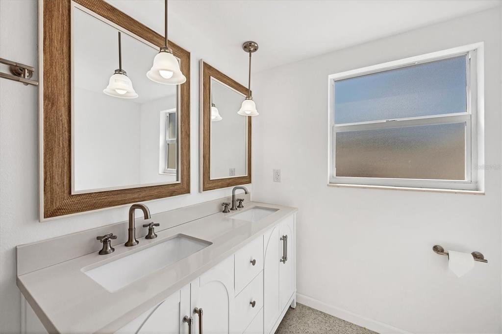 6711 South Lockwood Ridge Road Sarasota, FL 34231 - Photo 20 of 38