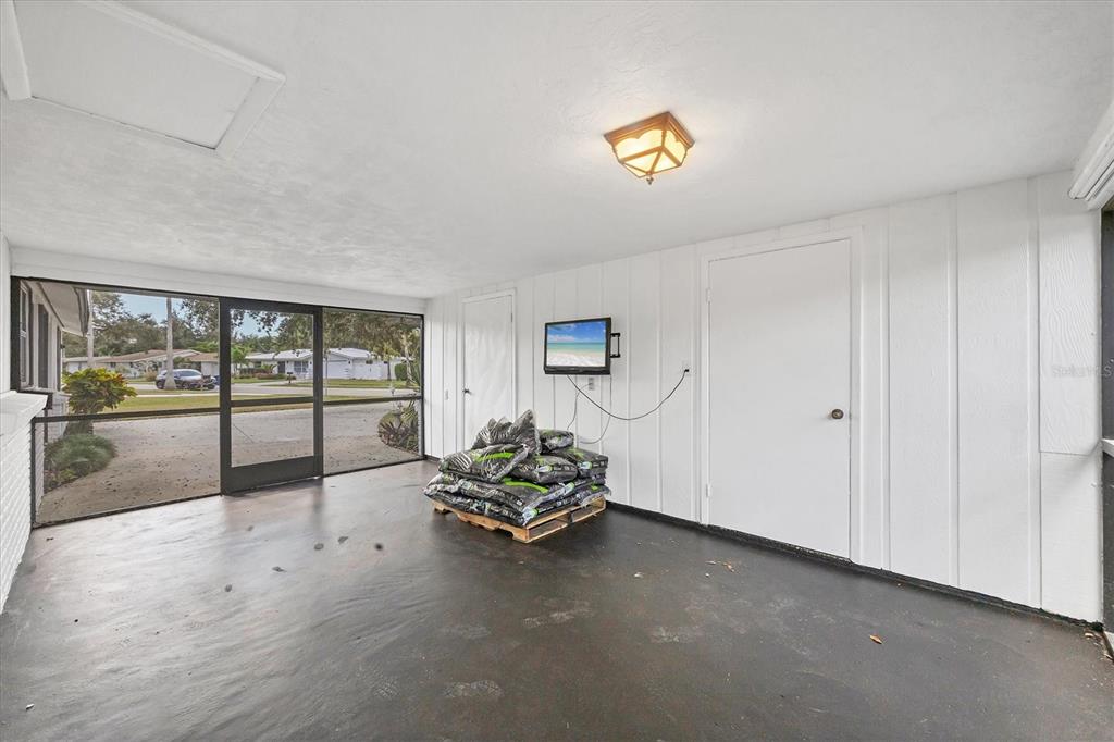 6711 South Lockwood Ridge Road Sarasota, FL 34231 - Photo 37 of 38