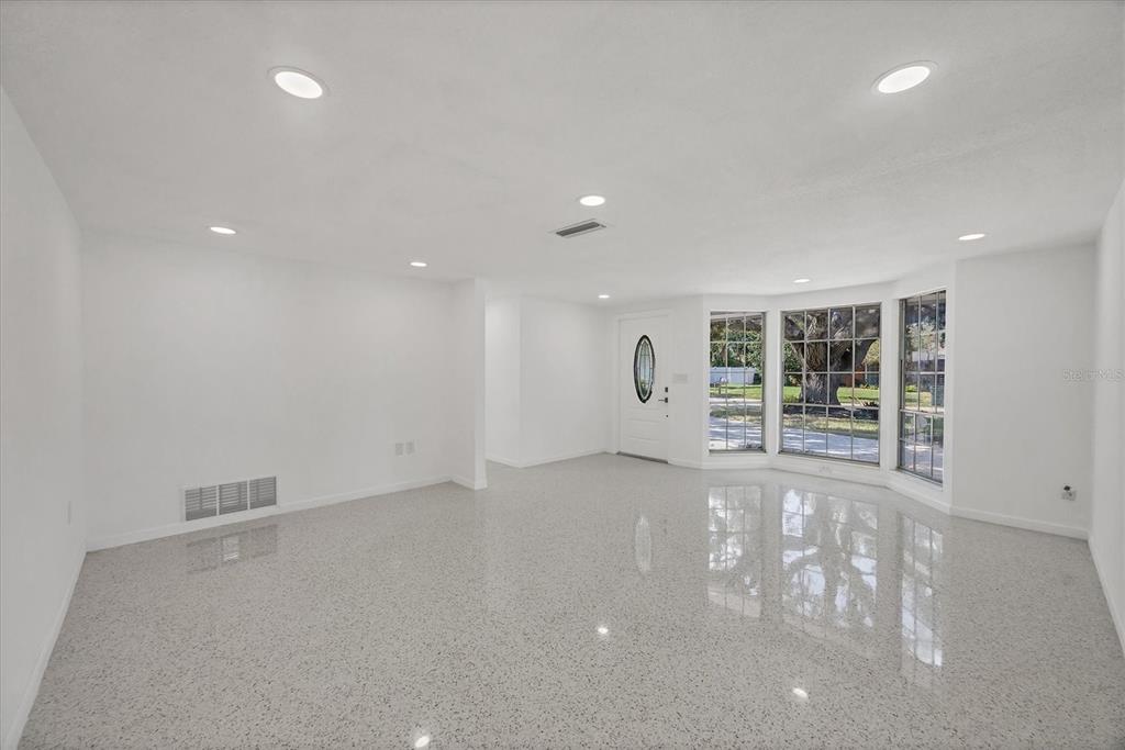 6711 South Lockwood Ridge Road Sarasota, FL 34231 - Photo 10 of 38