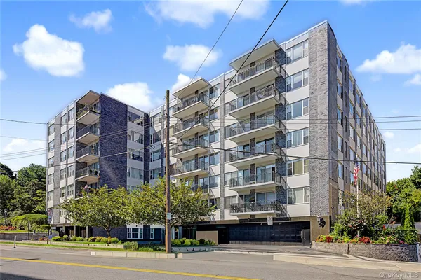 $749,000 | 20 Old Mamaroneck Road, Unit 5C, White Plains, NY 10605