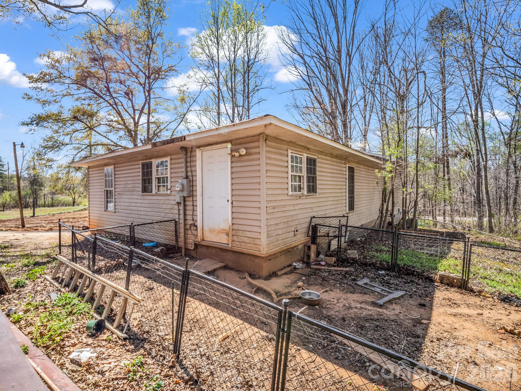 140 Fire Tower Road Mill Spring, NC 28756 - Photo 6 of 27