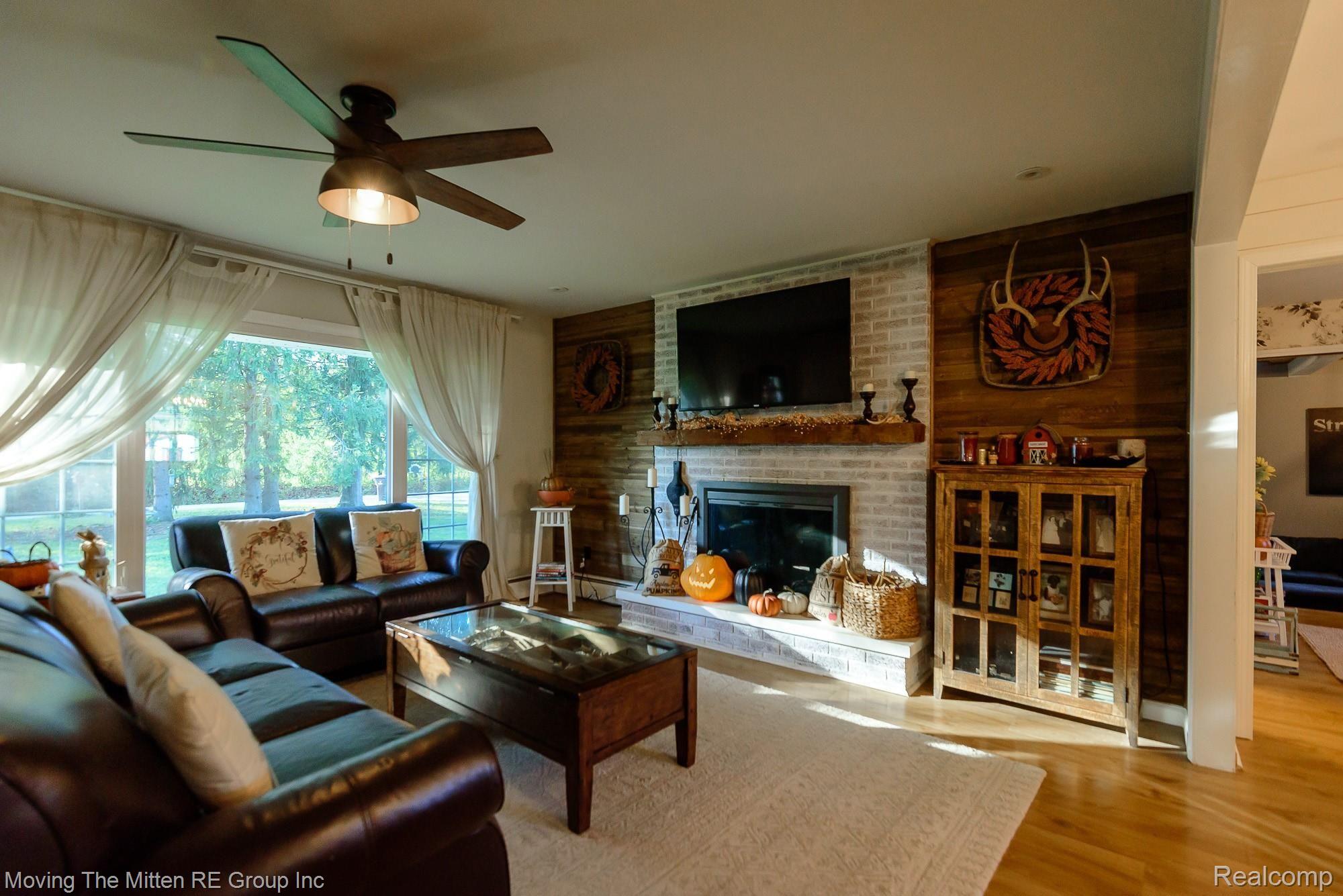 23741 Karr Road Belleville, MI 48111 - Photo 5 of 74 5.jpg