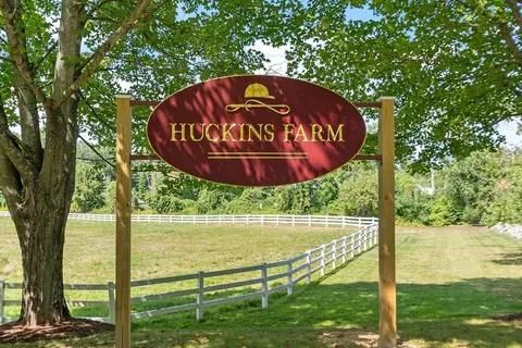 $925,000 | 5 Chestnut Lane, Unit 5, Bedford, MA 01730