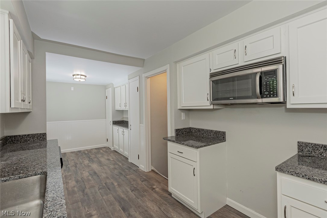 4427 Bayard Road South Euclid, OH 44121 - Photo 4 of 35