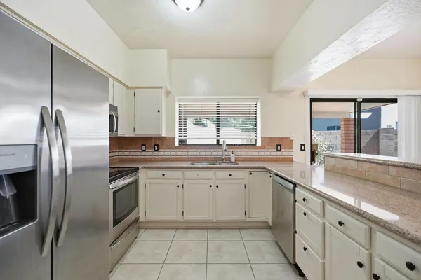 $2,200 | 1333 North Brittany Lane, Gilbert, AZ 85234