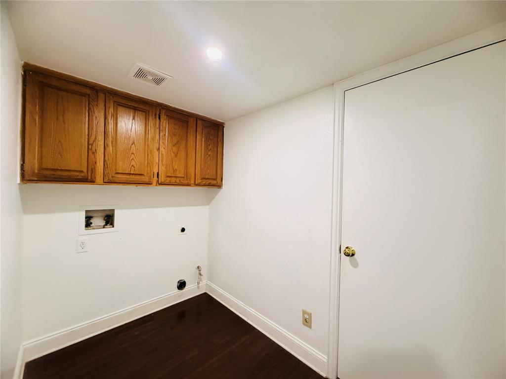 434 Moonlight Way Irving, TX 75063 - Photo 23 of 29 a view of an empty room