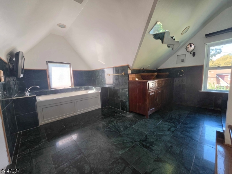 409 Tryon Avenue Englewood, NJ 07631 - Photo 17 of 20 Gallery Image 17