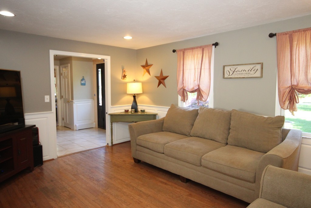 18 Cliff Road Bellingham, MA 02019 - Photo 14 of 30 Gallery Image 14