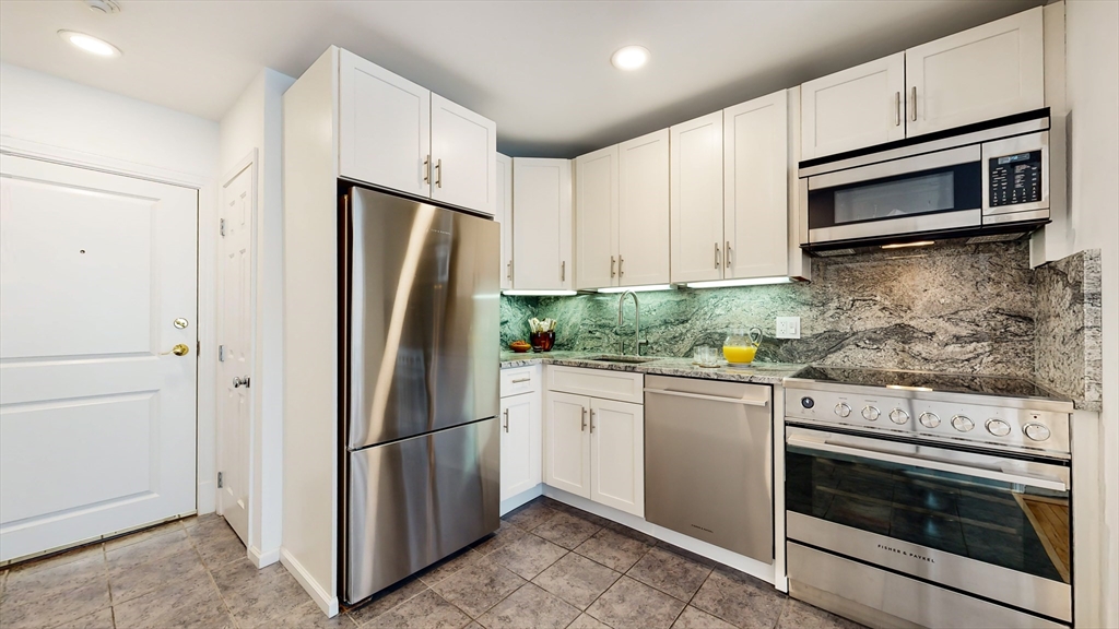 23 Bay State Road, Unit 5 Boston, MA 02215 - Photo 7 of 21