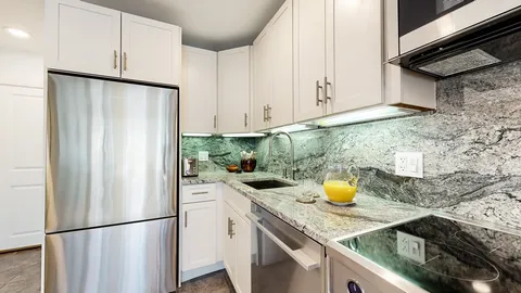 $3,950 | 23 Bay State Road, Unit 5, Boston, MA 02215