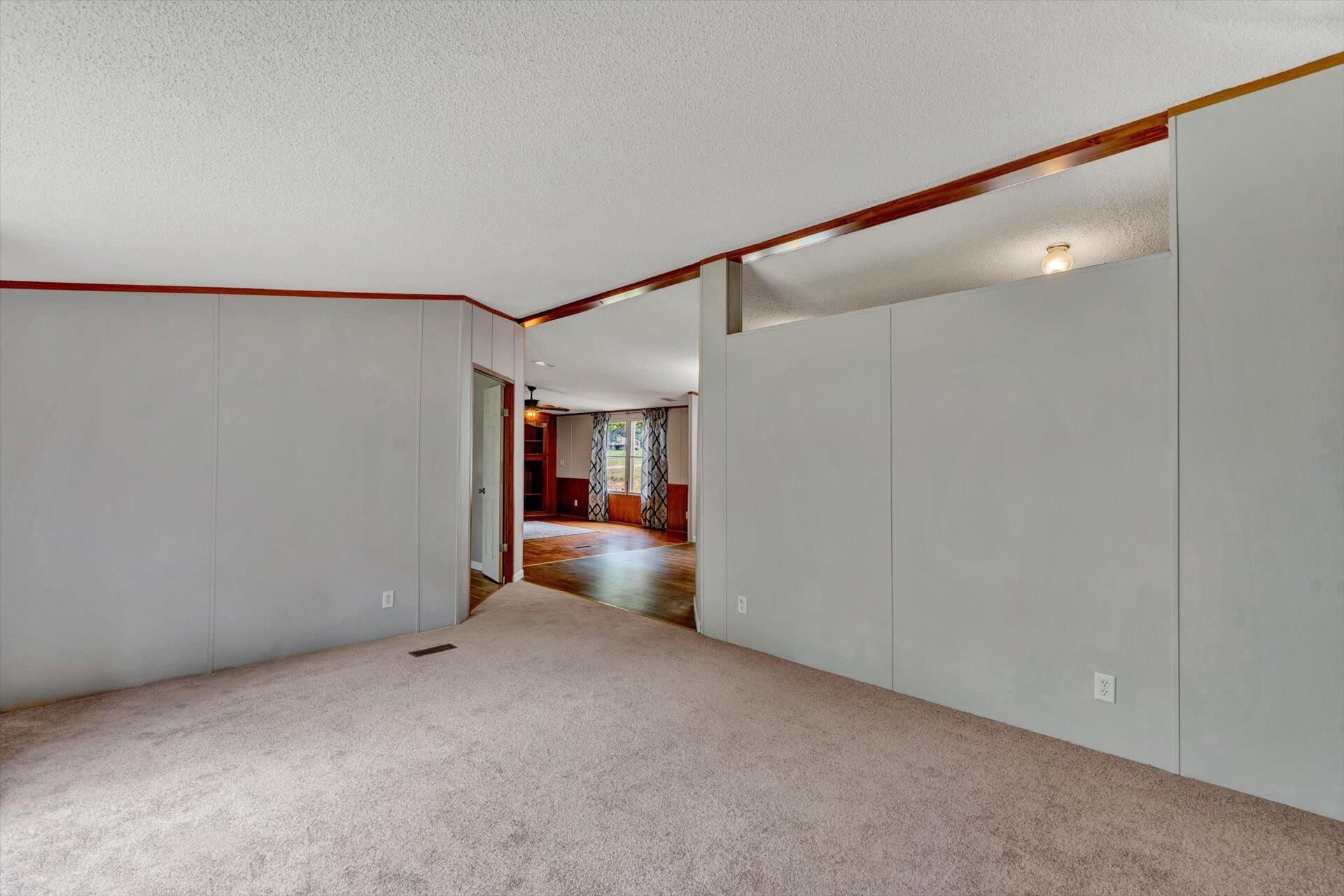 103 Summitt Ridge Drive Blue Ridge, VA 24064 - Photo 16 of 36 996BC0EA-7B02-4EF5-A874-C1C494569621