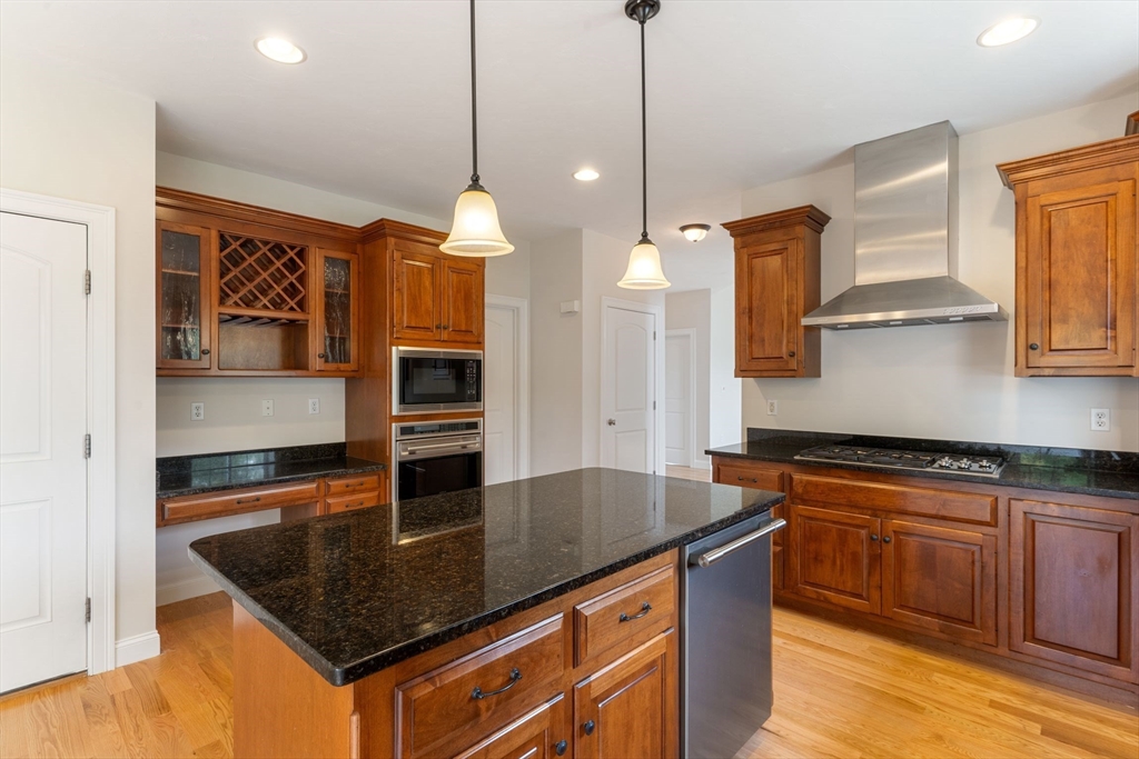 124 Grey Birch Road, Unit 124 Norfolk, MA 02056 - Photo 24 of 32 Gallery Image 24