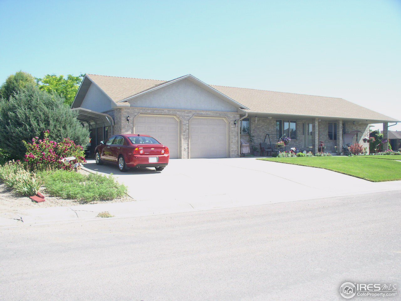 1712 Robin Road Sterling, CO 80751 - Photo 3 of 25 West side view