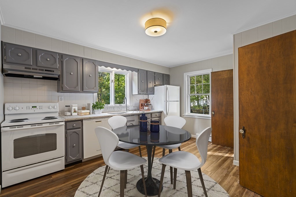 94 Stevens Road Swansea, MA 02777 - Photo 2 of 34 Gallery Image 2