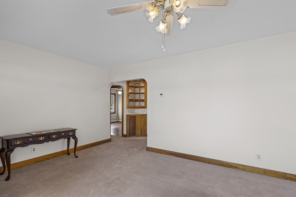 94 Stevens Road Swansea, MA 02777 - Photo 8 of 34 Gallery Image 8