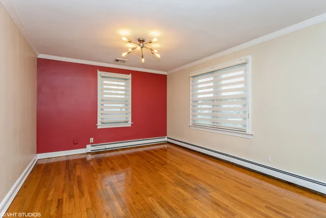 a view of empty room with window