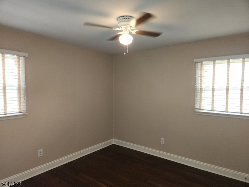 112 Brentwood Road Raritan, NJ 08869 - Photo 10 of 18
