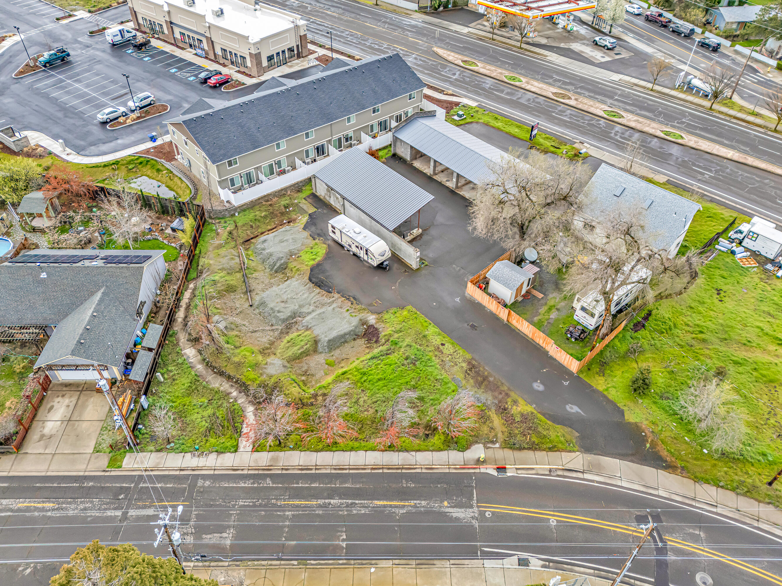 70 Suncrest Road Talent, OR 97540 - Photo 9 of 16 DJI_20250331090415_0034_D