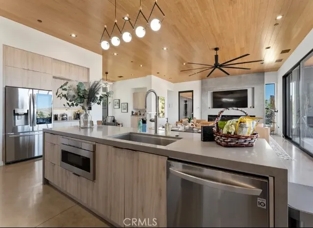 $1,700,000 | 8175 Fox Trail, Yucca Valley, CA 92284