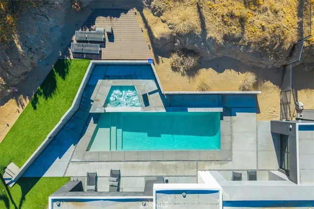 $1,700,000 | 8175 Fox Trail, Yucca Valley, CA 92284