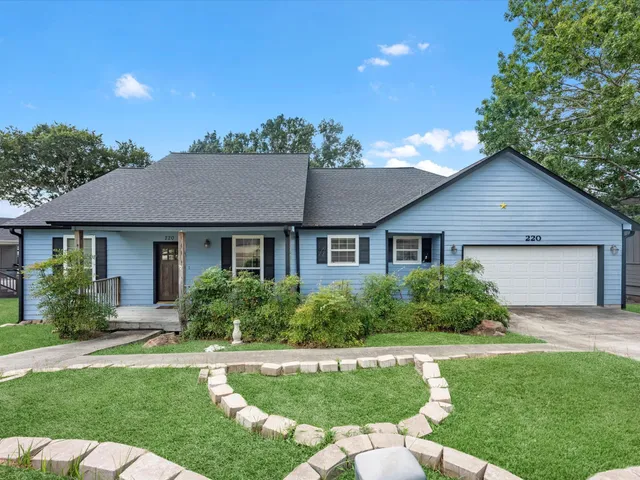 $395,000 | 220 Harbour Row Drive, Coldspring, TX 77331