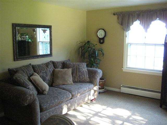 4 Eastview Road Colonie, NY 12110 - Photo 4 of 12 Photo 4