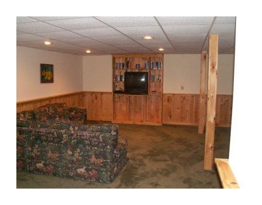 57 Fenway Road Westerly, RI 02891 - Photo 12 of 20 Den/Family/Great Room.