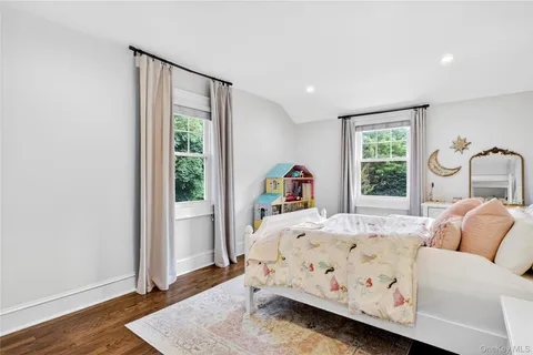 $1,599,000 | 7 Merillon Avenue, Garden City, NY 11530