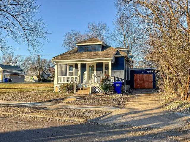$159,500 | 923 East 10th Street, Sedalia, MO 65301