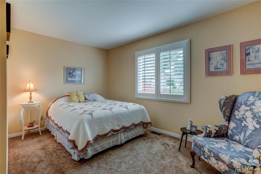 1781 South Shore Drive Rochester Hills, MI 48307 - Photo 24 of 40