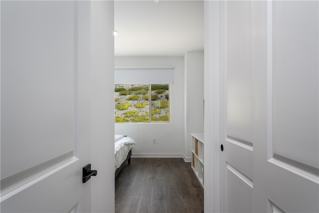 2821 Bridgetide Road Corona, CA 92883 - Photo 22 of 38 Guest bedroom