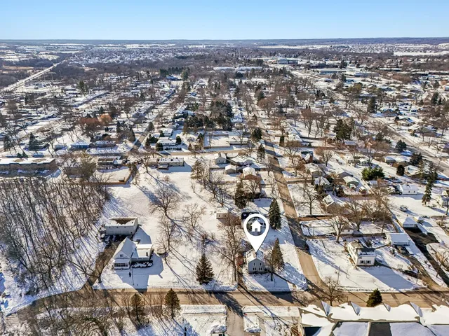 $269,999 | 4101 Crestwood Street, McHenry, IL 60050