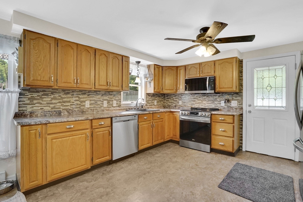 55 Southampton Road Westhampton, MA 01027 - Photo 8 of 38